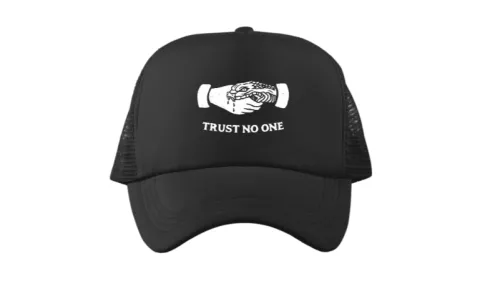 Trust no one - шапка