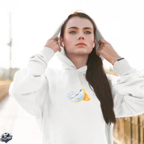 Дамски суичър принт Orange and Goldfish бял
