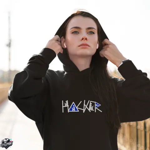 Дамски суичър принт HACKER черен
