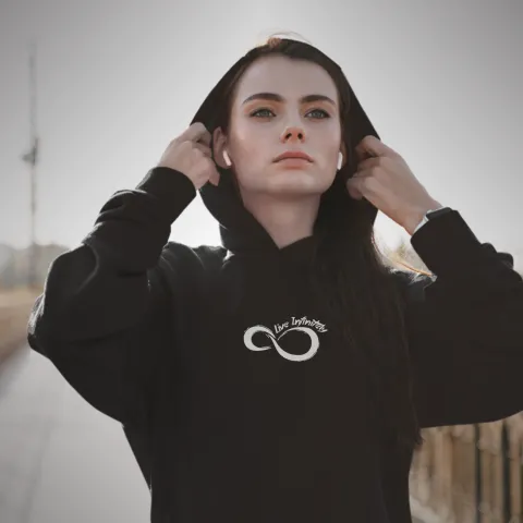 Дамски суичър принт Live Infinity черен