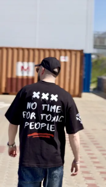 No Time For Toxic People – Черна Oversize тениска