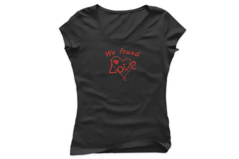Дамска черна тениска "We found love"